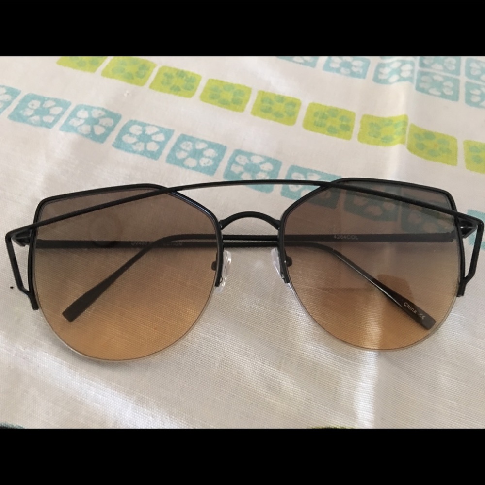 Cat eyed mirrored glasses